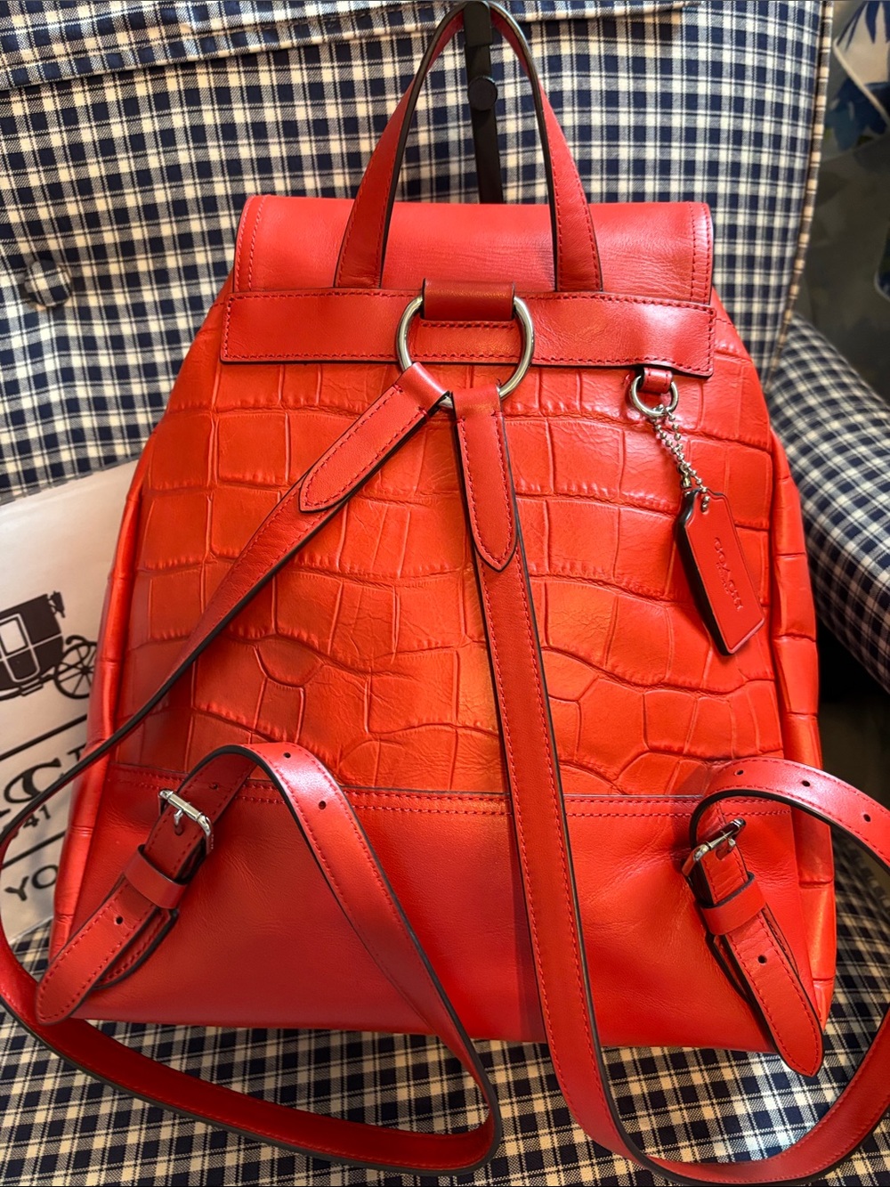 Coach Red Leather turnlock rucksack with Front Pockets - Picture 3 of 10